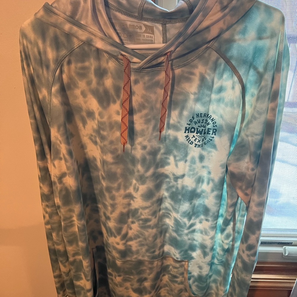 Howler Bros long sleeve hooded sun shirt XL